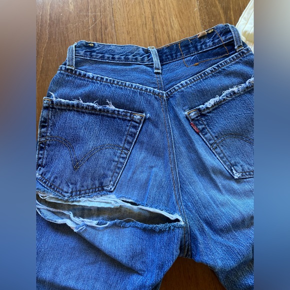 Vintage Levi’s button up heavily worn out 24 waist  cropped fit cheeky! - Picture 9 of 13